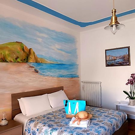 Casa Laura Bed & Breakfast Terracina Eksteriør bilde